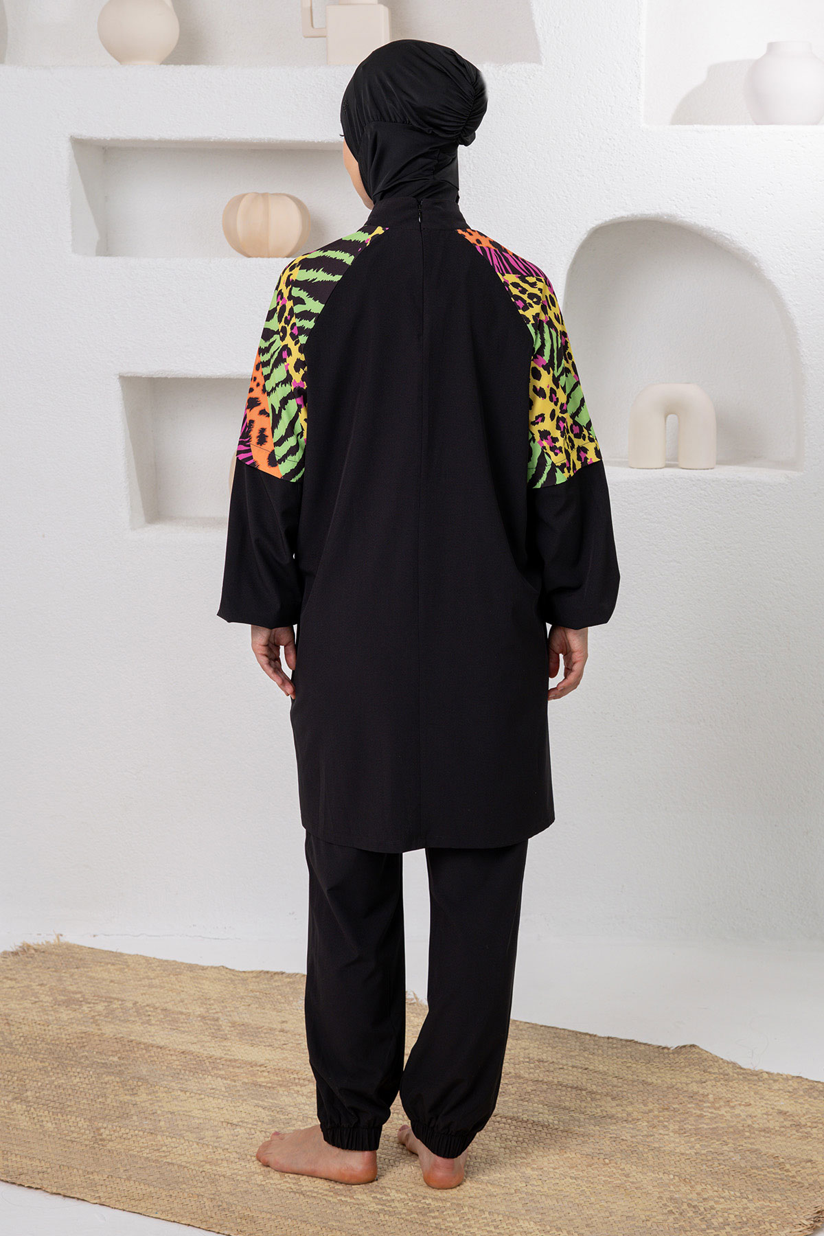 Adasea Kadın Tam Kapalı Tesettür Mayo Spor Likralı Bağcıklı Yaka Paça Manşetli Desenli - Siyah - Thumbnail
