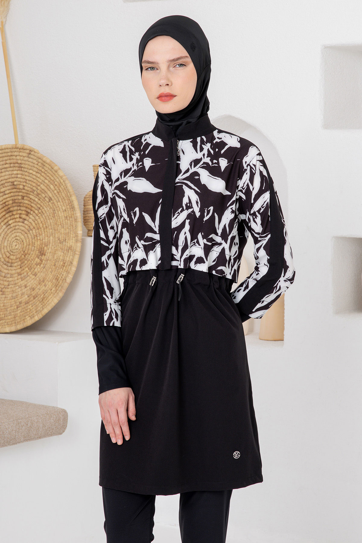 Adasea Kadın Tam Tesettür Mayo Pera Likralı Ayarlanabilir Bel Yarım Fermuarlı Üst Crop - Siyah - Thumbnail