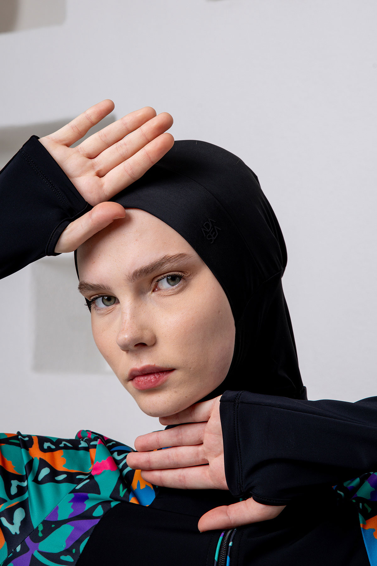 Adasea Kadın Tam Tesettür Mayo Rune Likralı Ayarlanabilir Bel Boydan Fermuarlı Desenli - Siyah - Thumbnail