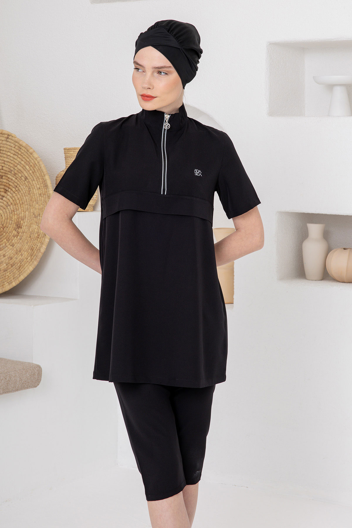 Adasea Kadın Yarı Kapalı Mayo Kısa Kollu Dessi Spor Likra Yarım Fermuarlı - Siyah - Thumbnail