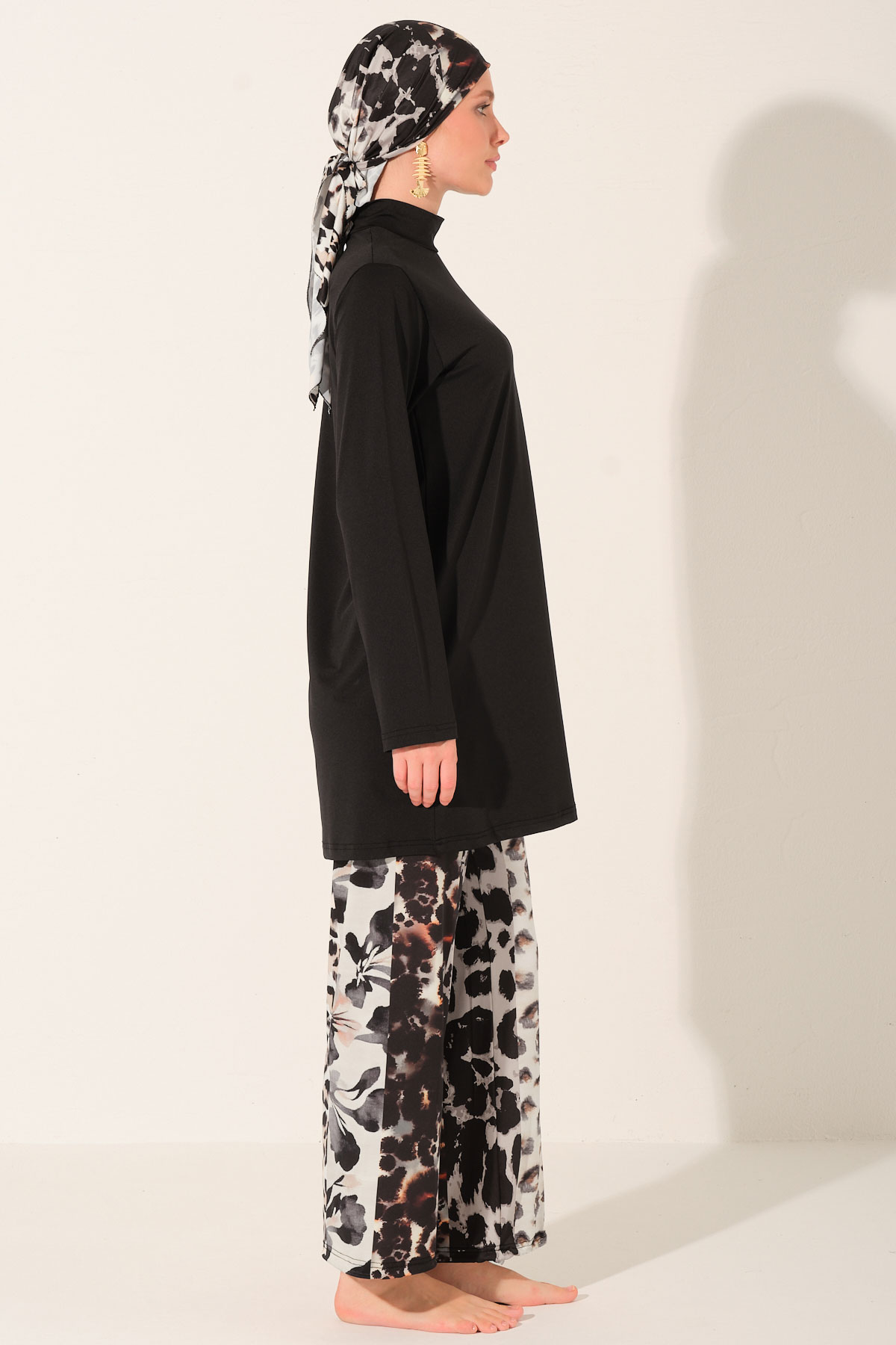 Alfasa Kadın Tam Kapalı Tesettür Mayo Likralı Kumaş Bol Paça Desenli - Siyah - Thumbnail