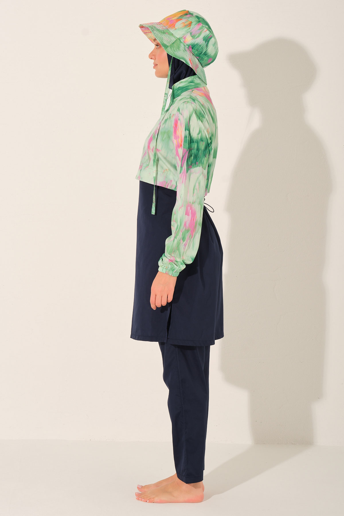 Alfasa Kadın Tam Kapalı Tesettür Mayo Şapkalı Crop Paraşüt Kumaş Düz Paça Desenli - Lacivert - Thumbnail