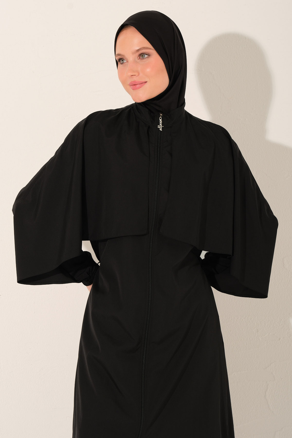 Alfasa Kadın Tam Kapalı Tesettür Mayo Volanlı Uzun Fermuarlı Paraşüt Kumaş Düz Paça - Siyah - Thumbnail