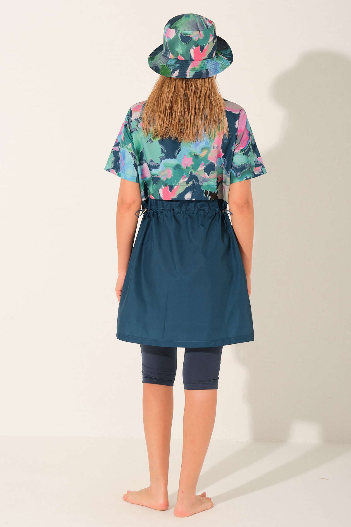 Alfasa Kadın Yarı Kapalı Mayo Şapkalı Croplu Kısa Kollu Desenli Yarım Fermuarlı Spor Likra - Petrol - Thumbnail