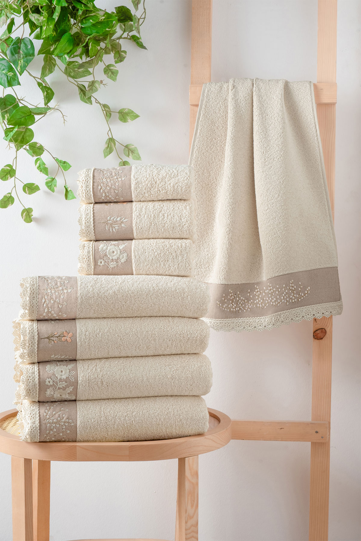 Arliva El-Yüz Havlusu 50x90 Natural Bukle Nakışlı Dantelli - Thumbnail