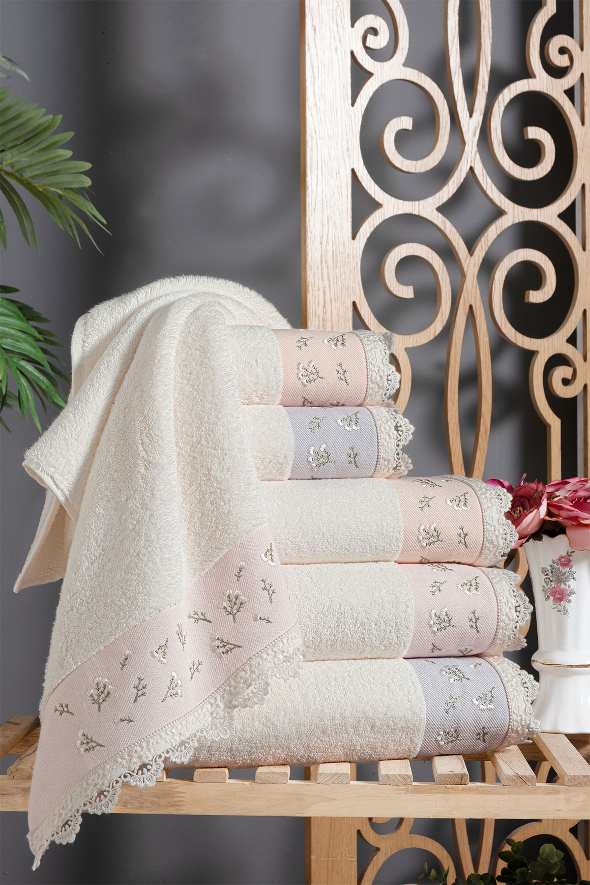 Arliva El-Yüz Havlusu Bukle Nakışlı Dantelli 50x85 Meyra - Thumbnail