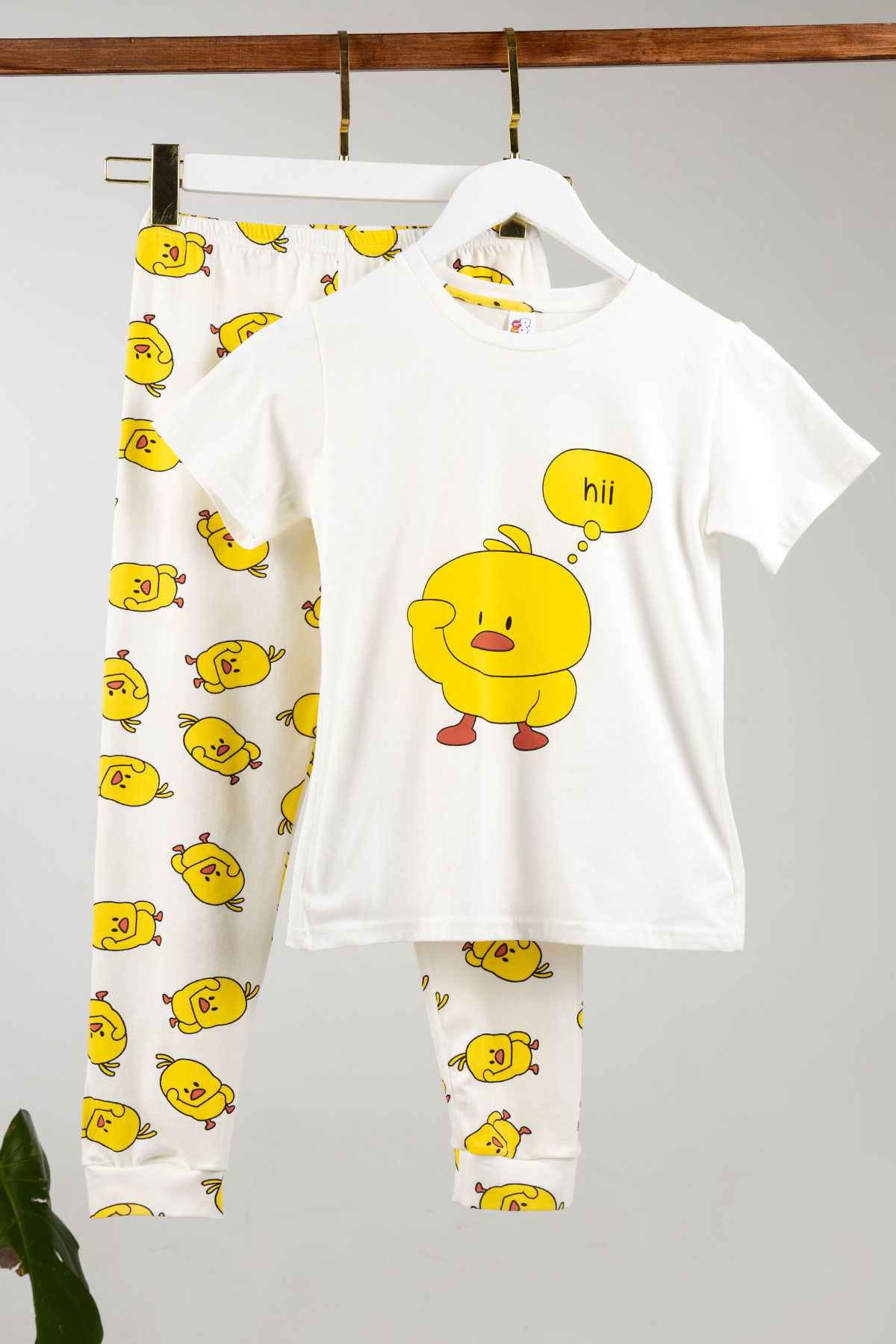 Domi Kız Çocuk Pijama Takımı Kısa Kollu Pamuklu Civciv Baskılı Paça Manşetli - Ekru - Thumbnail