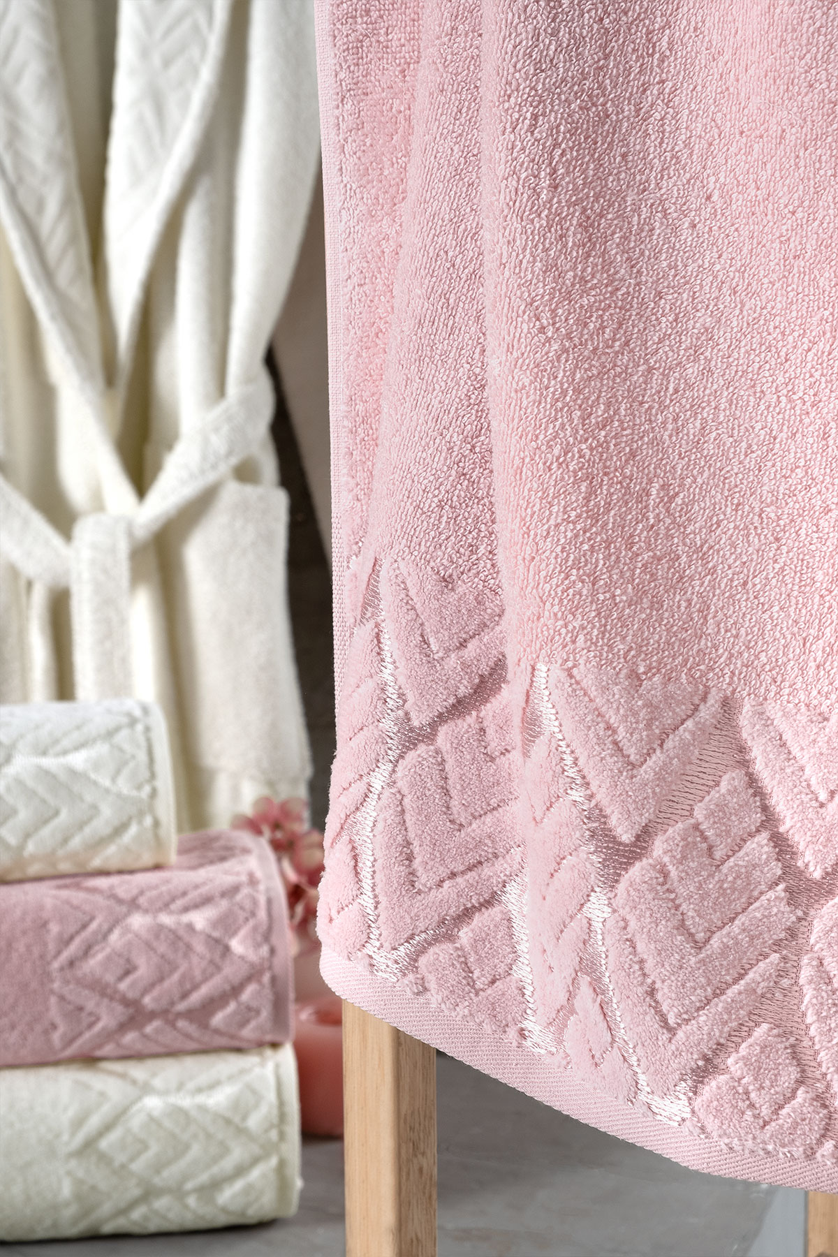 Fiesta Bornoz Seti 6 Parça Elite Kısmı Kadife Jakarlı - Thumbnail