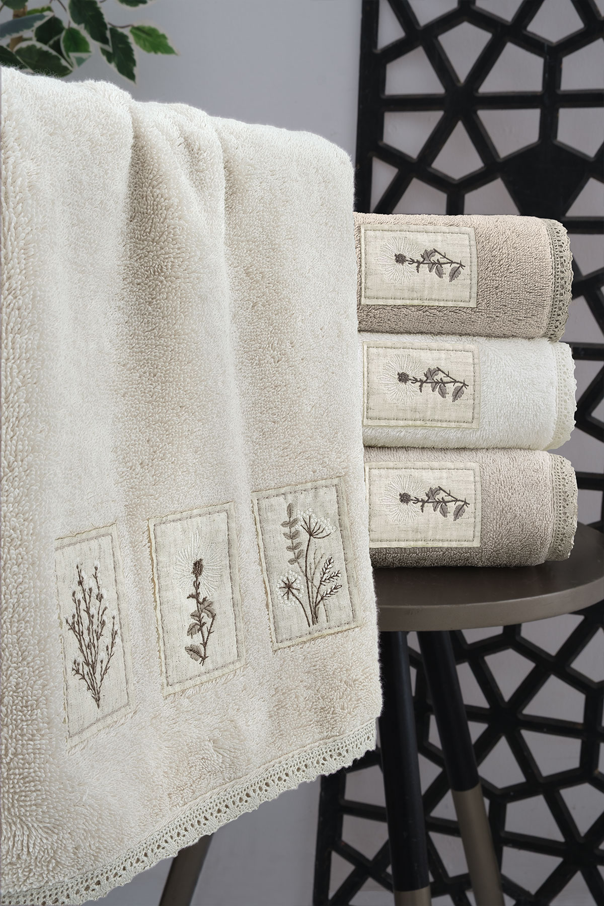 Fiesta El Yüz Havlusu 50x90 Penye Bez Aplikeli Nakışlı - Thumbnail