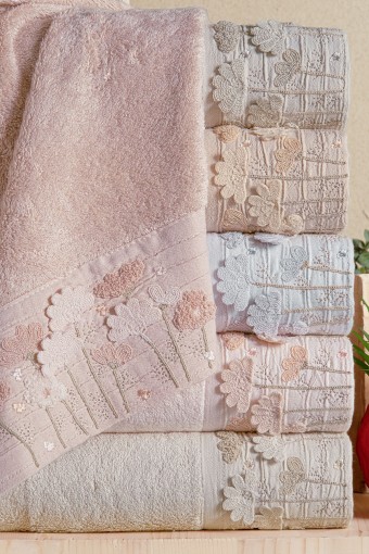FIESTA - Fiesta El-Yüz Havlusu Bambu Bella Dantel Oyma Nakışlı 50x90 (1)