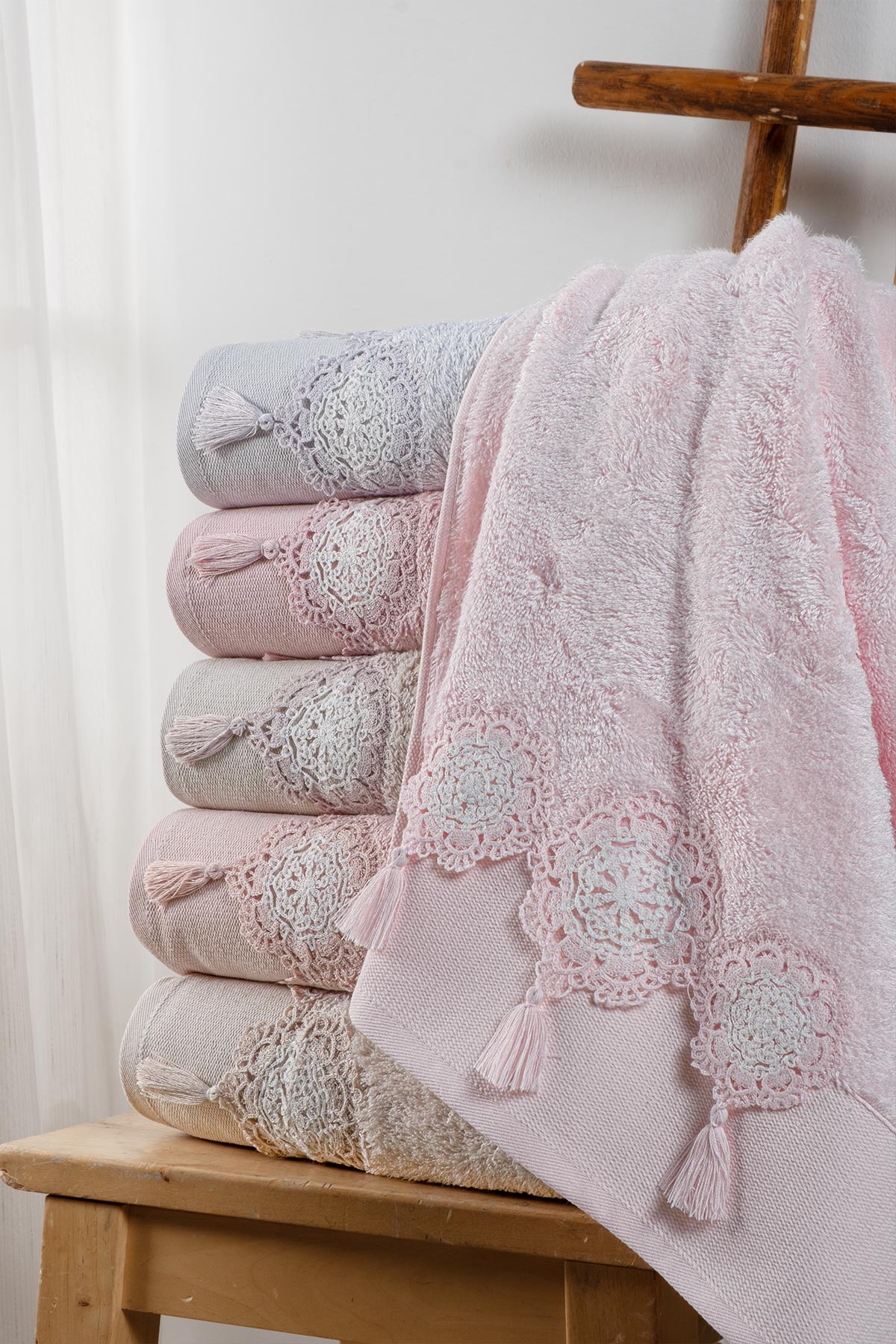 Fiesta El Yüz Havlusu Bambu Süzene Püskül Dantelli 50x90 - Thumbnail