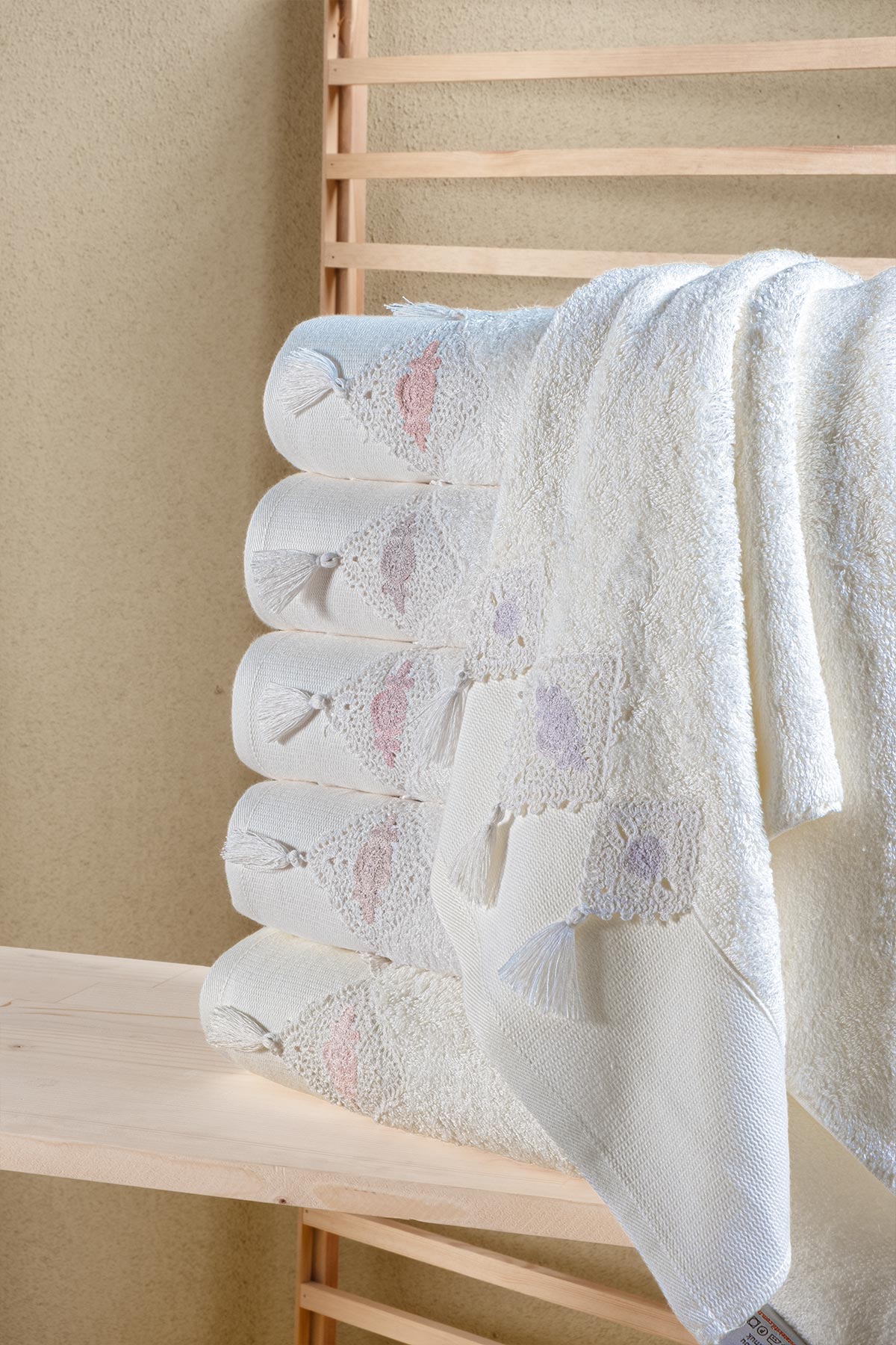 Fiesta El Yüz Havlusu Bambu Süzene Püskül Dantelli 50x90 - Thumbnail