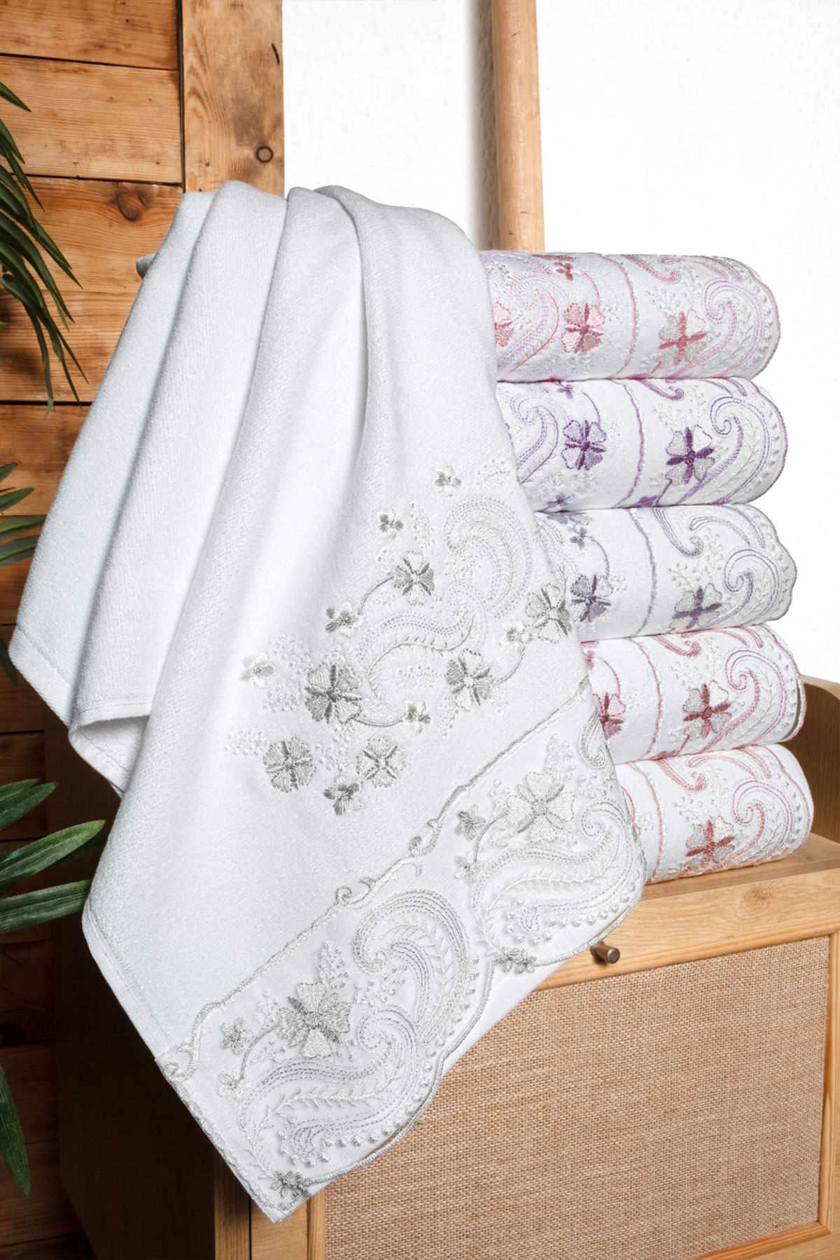 Fiesta El Yüz Havlusu Kadife Organze Nakışlı Güpürlü Pamuklu 50x90 - Thumbnail