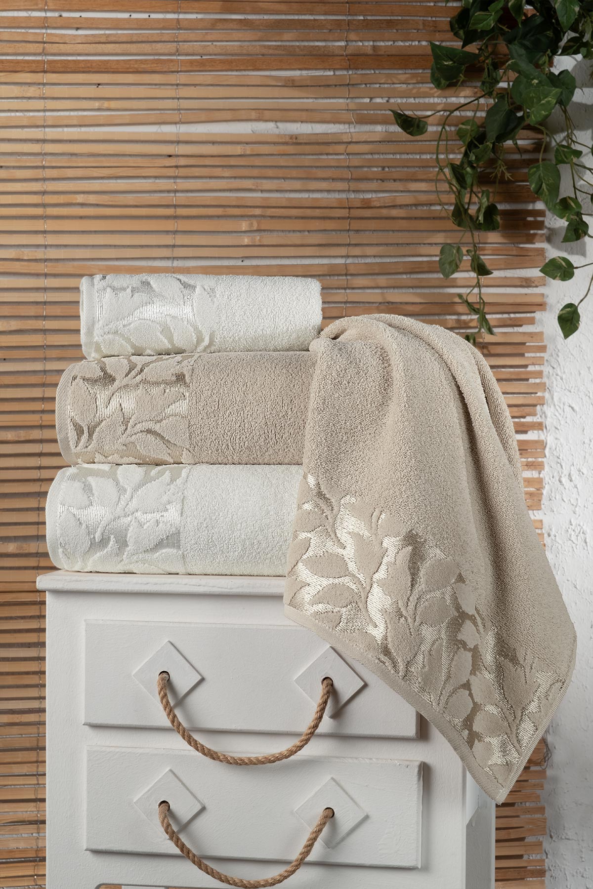 Fiesta Elite Jakarlı 4 Parça Hamam Takımı - Thumbnail