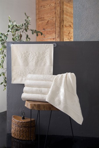 FIESTA - Fiesta İşlemelik Havlu Soft Kadife Jakarlı Karışık Desenli 50x90 (1)