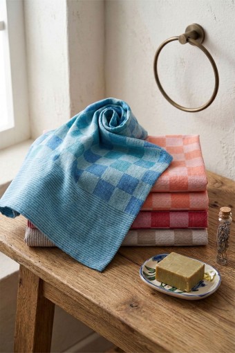 GÖZDE TEKSTİL - Gözde Tekli Masa Örtüsü 140x140 Damalı