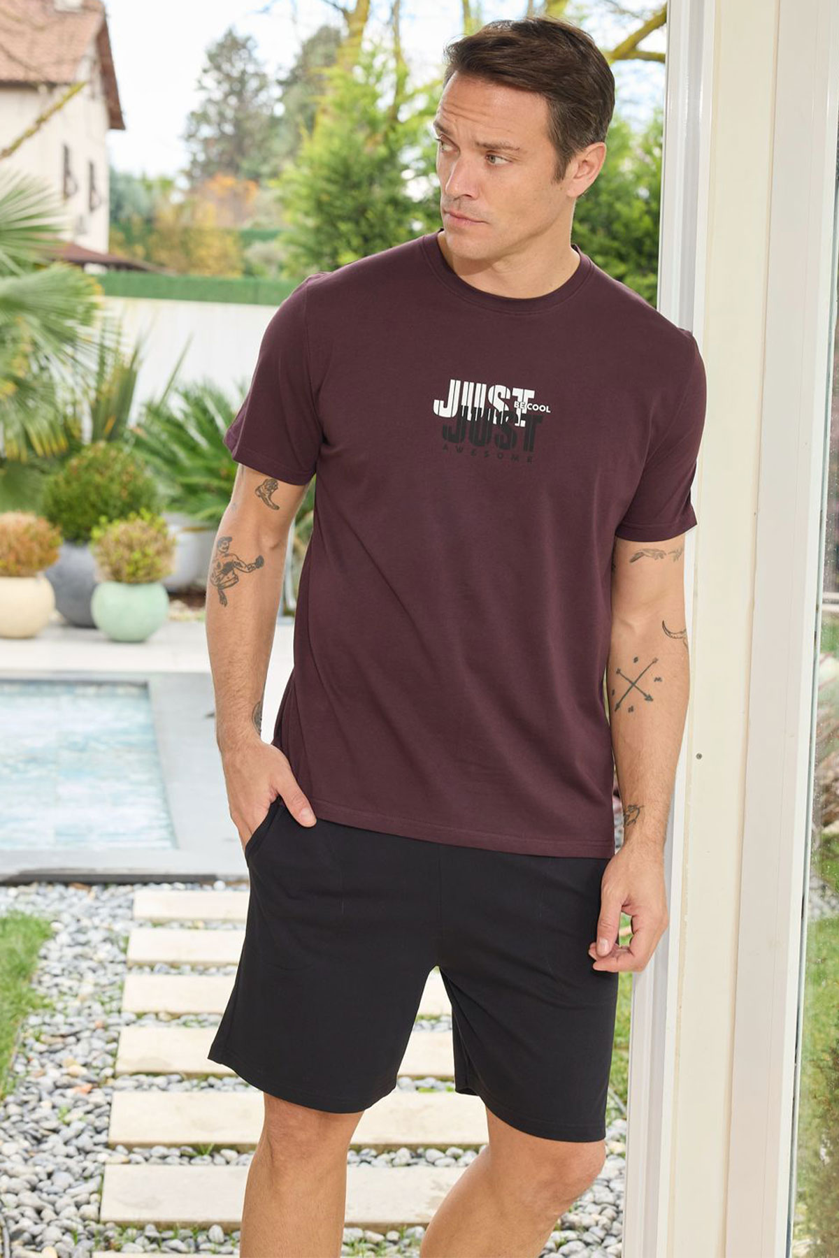 Pijaman Erkek Bermuda Takım Kısa Kollu Yazılı Bisiklet Yaka Pamuklu - Kahverengi - Thumbnail