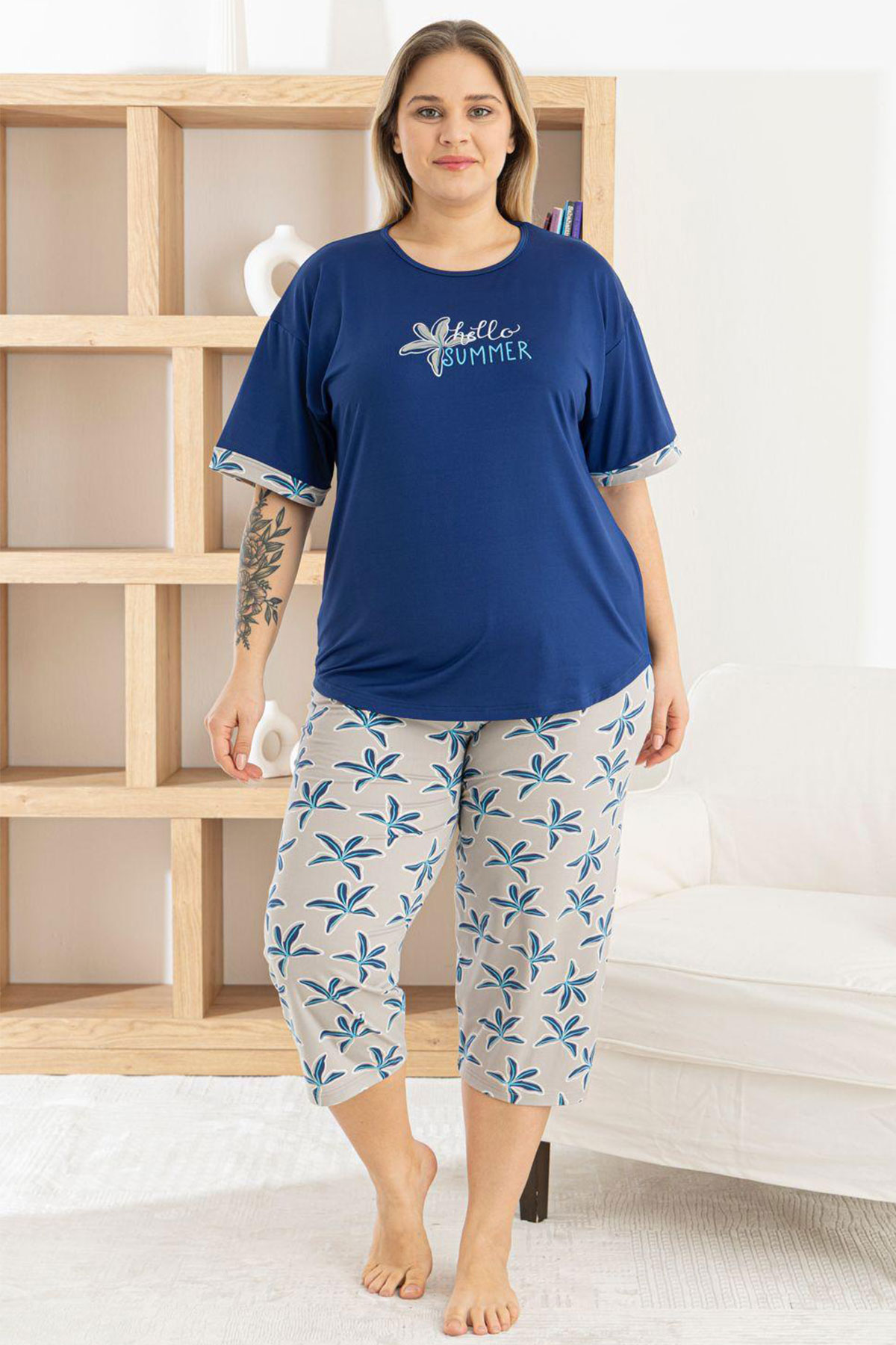 Pijamoni Kadın Büyük Beden Kapri Takımı Kısa Kollu Desenli Milan - Lacivert - Thumbnail