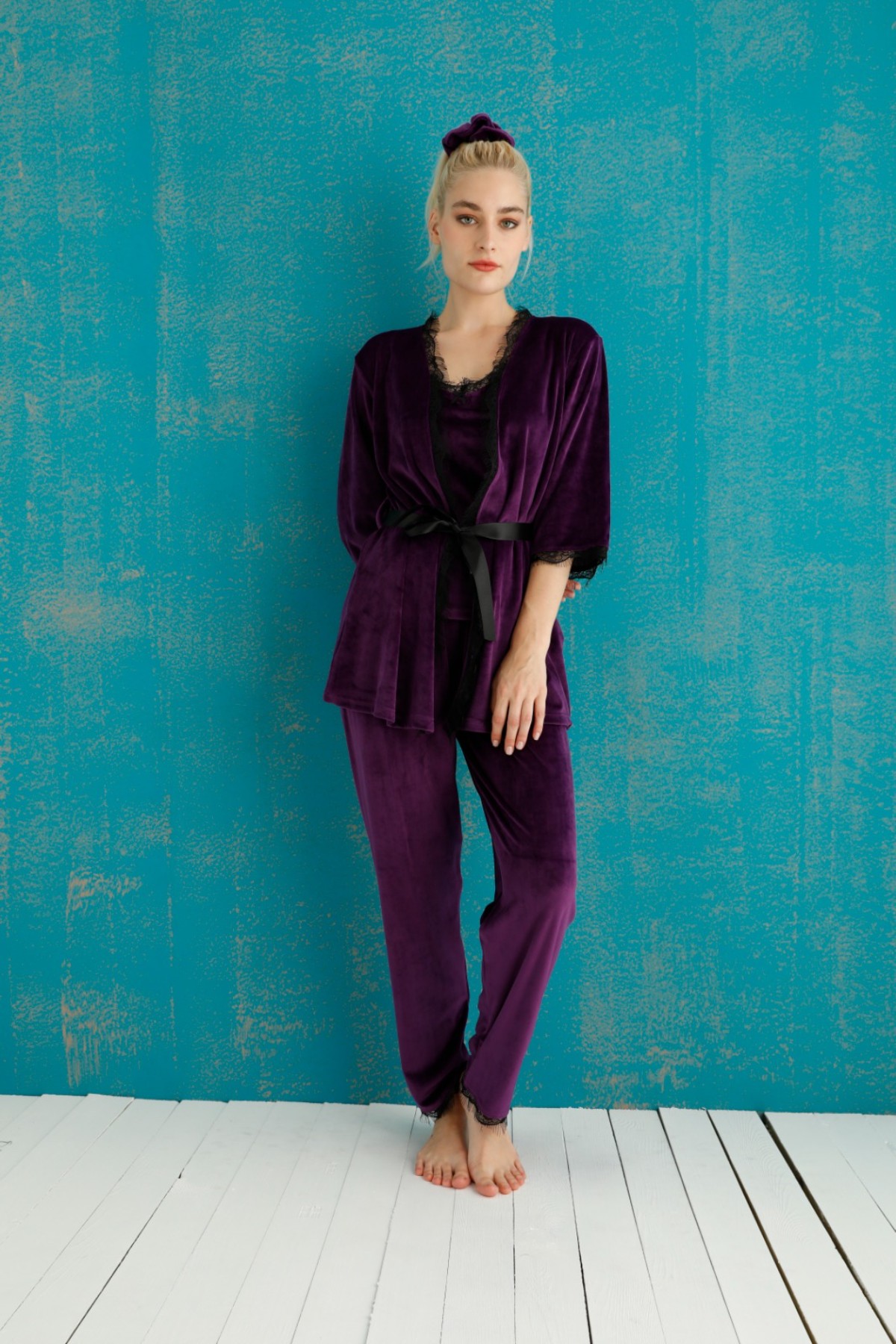 Pijamoni Kadın Kadife 3'lü Pijama Takımı İp Askılı Dantel Detaylı - Mor - Thumbnail