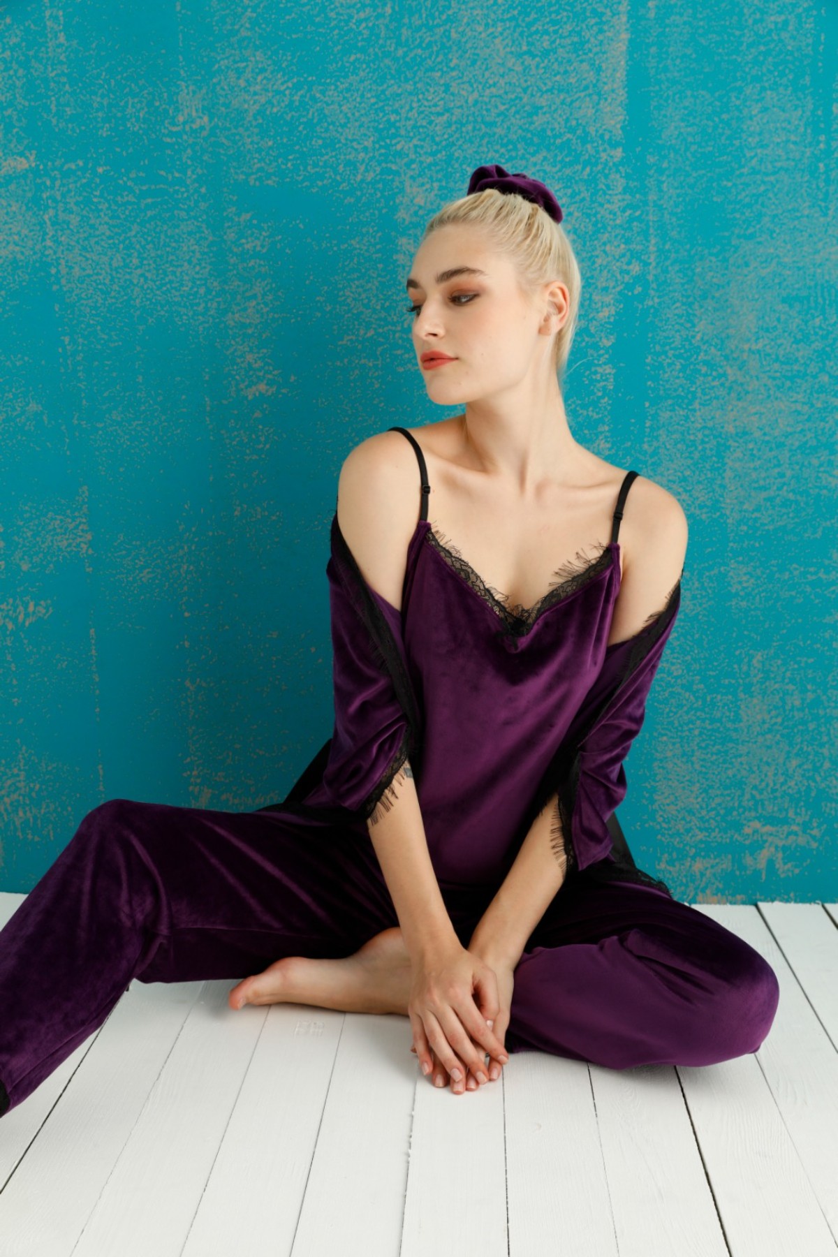 Pijamoni Kadın Kadife 3'lü Pijama Takımı İp Askılı Dantel Detaylı - Mor - Thumbnail