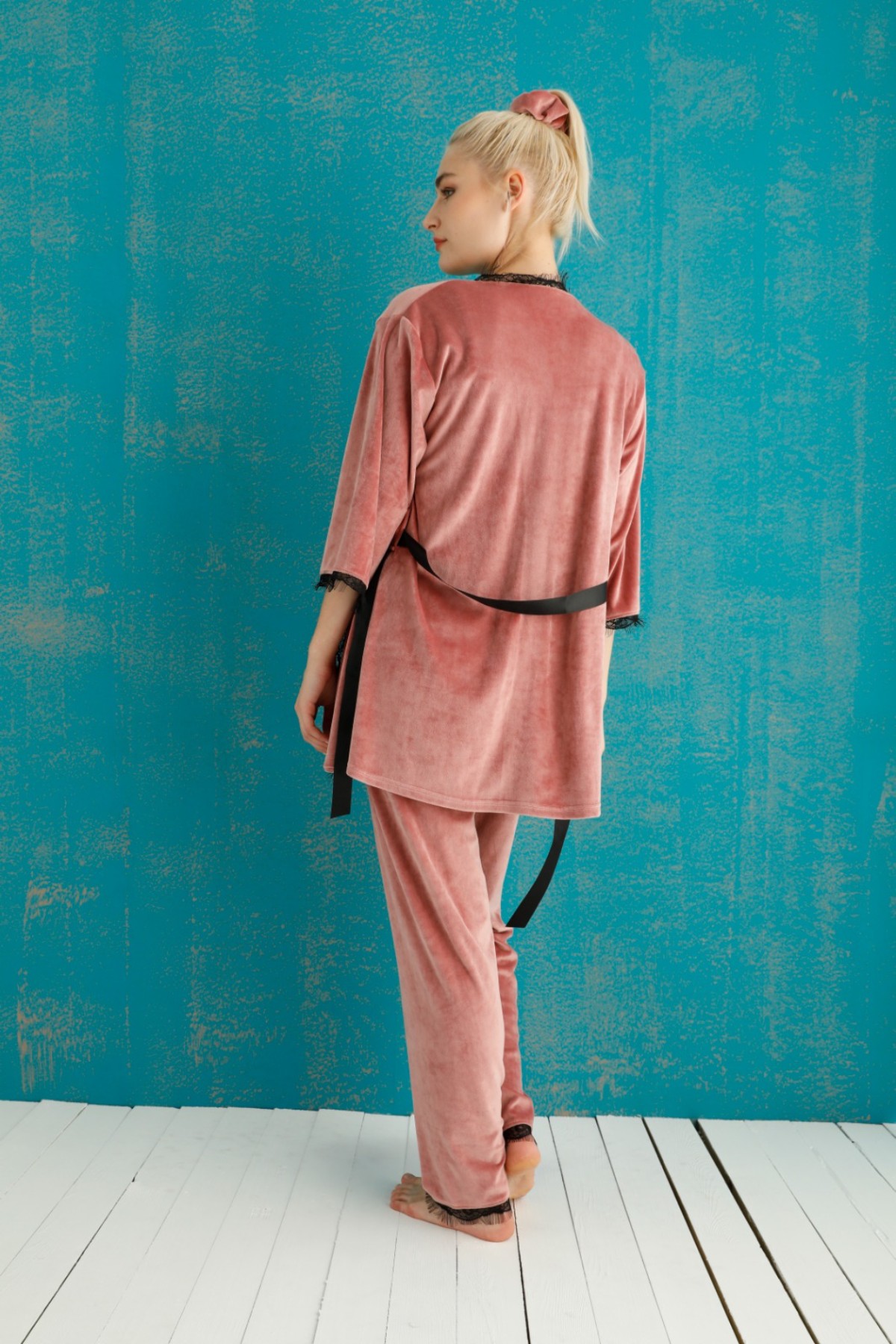 Pijamoni Kadın Kadife 3'lü Pijama Takımı İp Askılı Dantel Detaylı - Pembe - Thumbnail