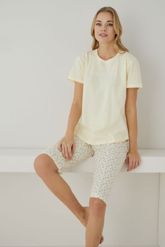 PİJAMONİ - Pijamoni Kadın Kapri Takım Kısa Kol Çiçekli Desenli Pamuklu - Sarı