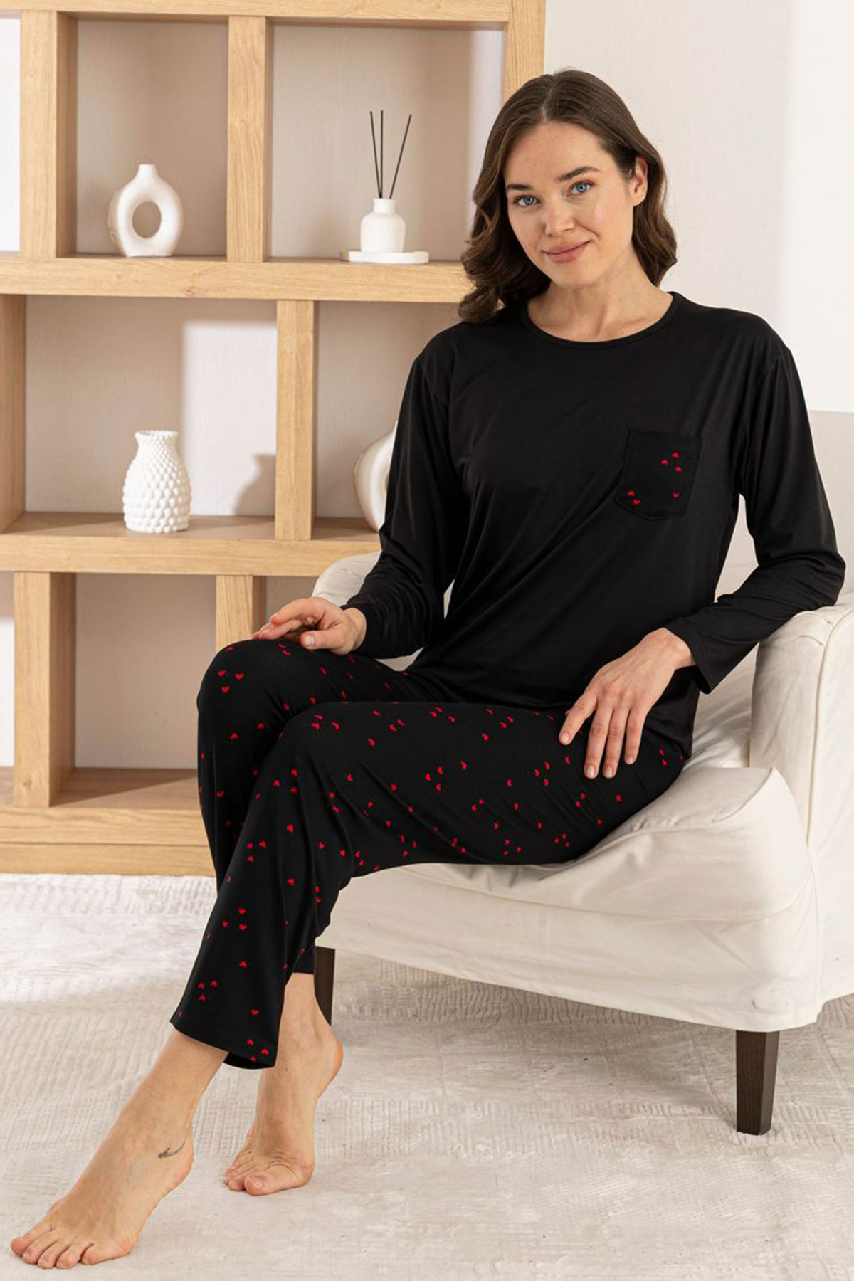 Pijamoni Kadın Pijama Takımı Uzun Kollu Bisiklet Yaka Milan Kalp Desenli - Siyah - Thumbnail