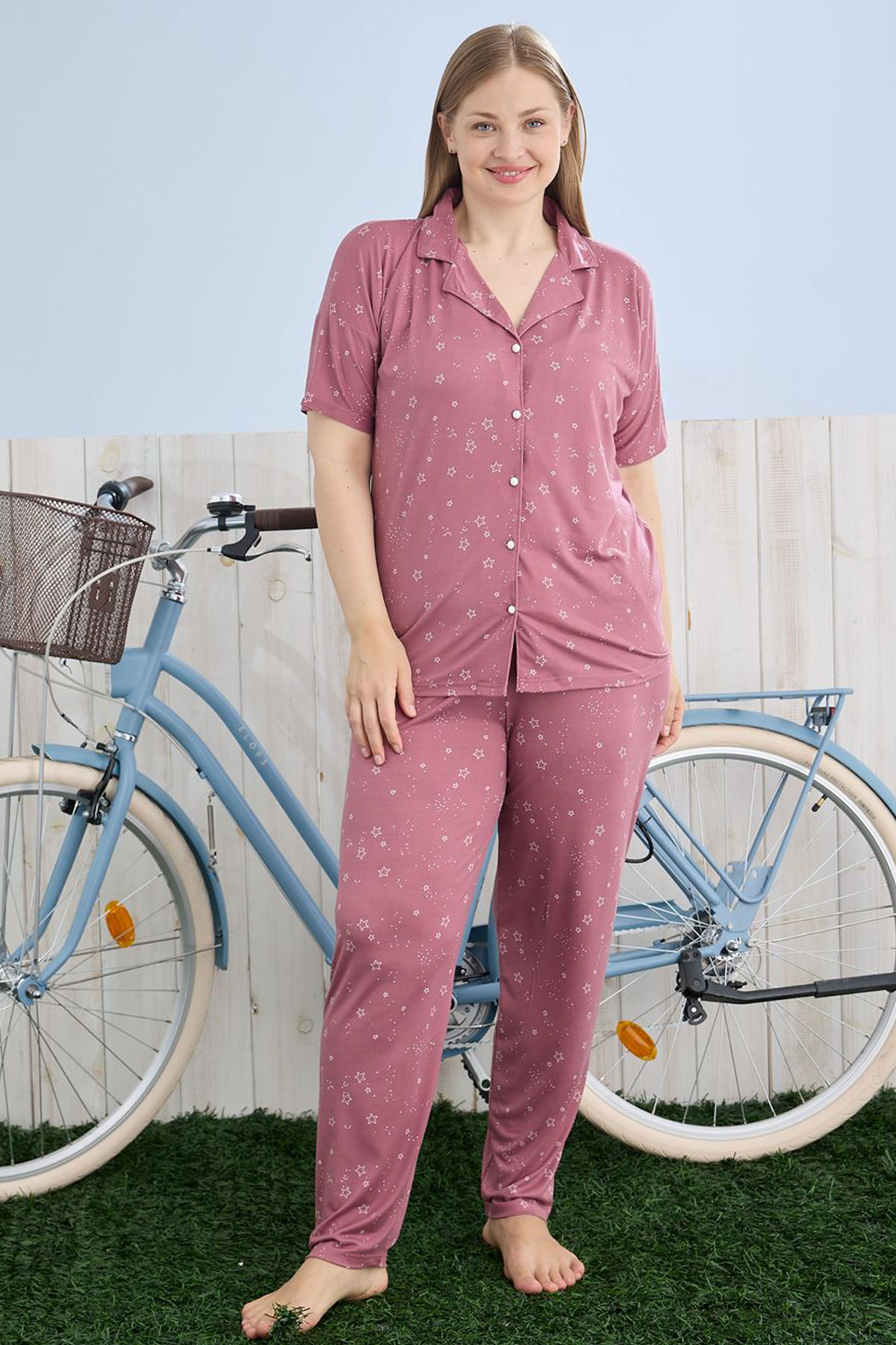 Pijamoni Kadın Pijama Takımı Büyük Beden Gömlek Yaka Kısa Kollu Milan Kumaş Desenli - Gülkurusu - Thumbnail