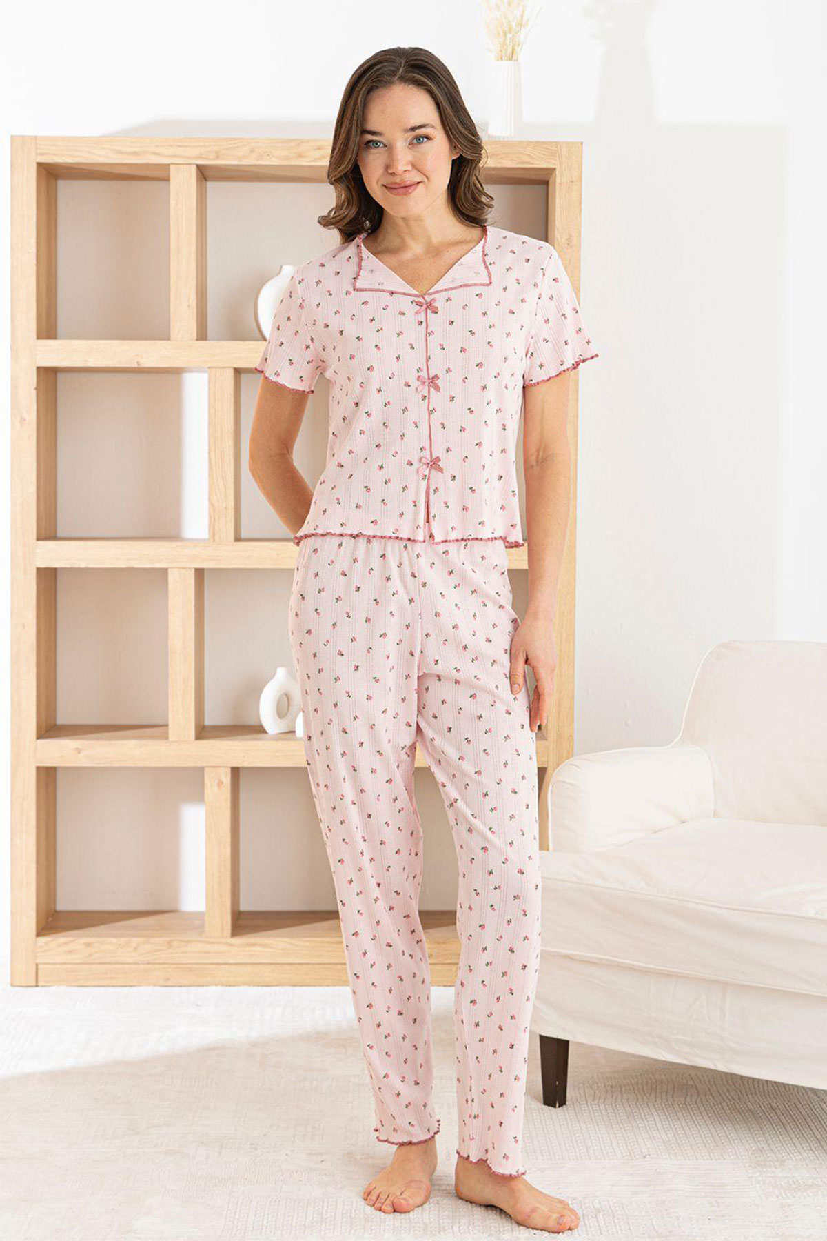 Pijamoni Kadın Pijama Takımı Kısa Kollu Fiyonklu Yaka Çiçek Desenli Transferli Ribana - Pembe - Thumbnail