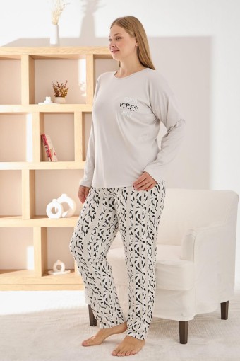 PİJAMONİ - Pijamoni Kadın Pijama Takımı Uzun Kollu Bisiklet Yaka Büyük Beden Sofia Yazı Baskılı - Taş (1)