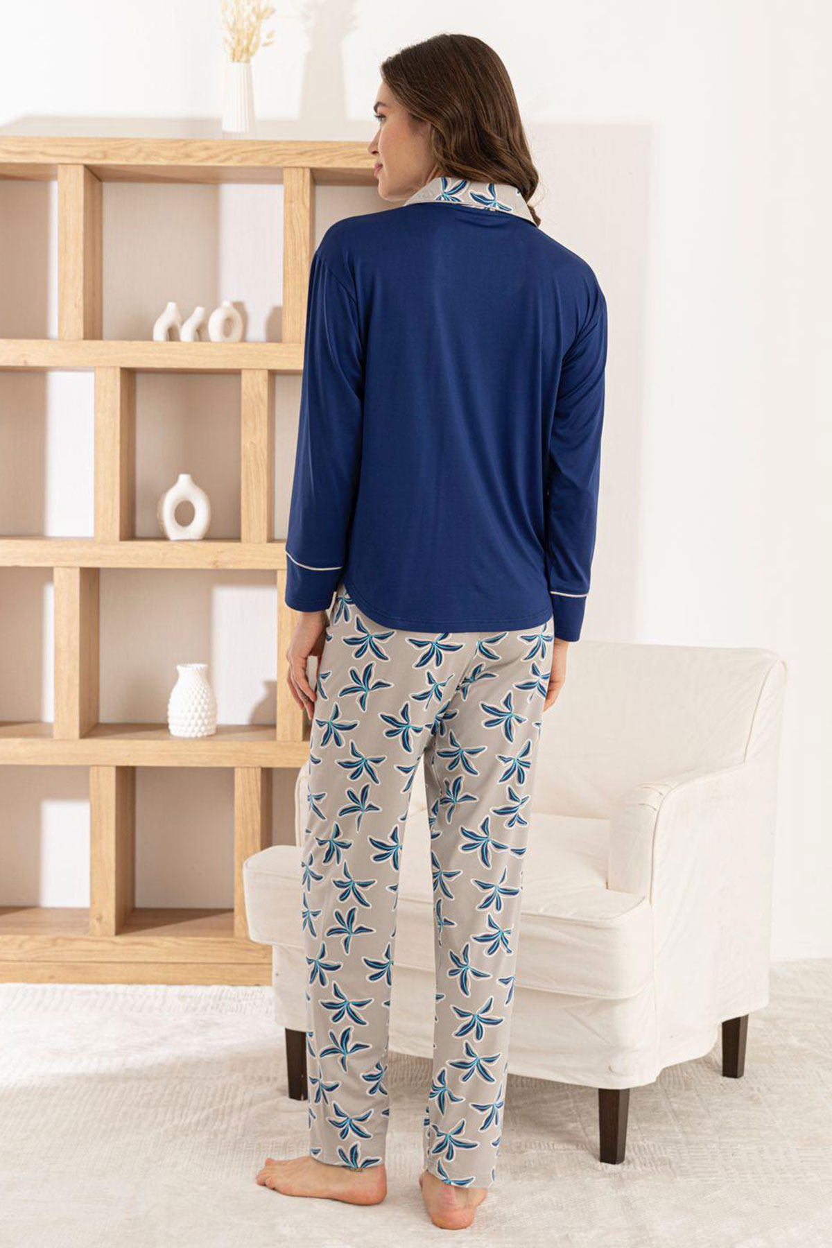 Pijamoni Kadın Pijama Takımı Uzun Kollu Gömlek Yaka Cepli Milan Kumaş Çiçek Desenli - Lacivert - Thumbnail