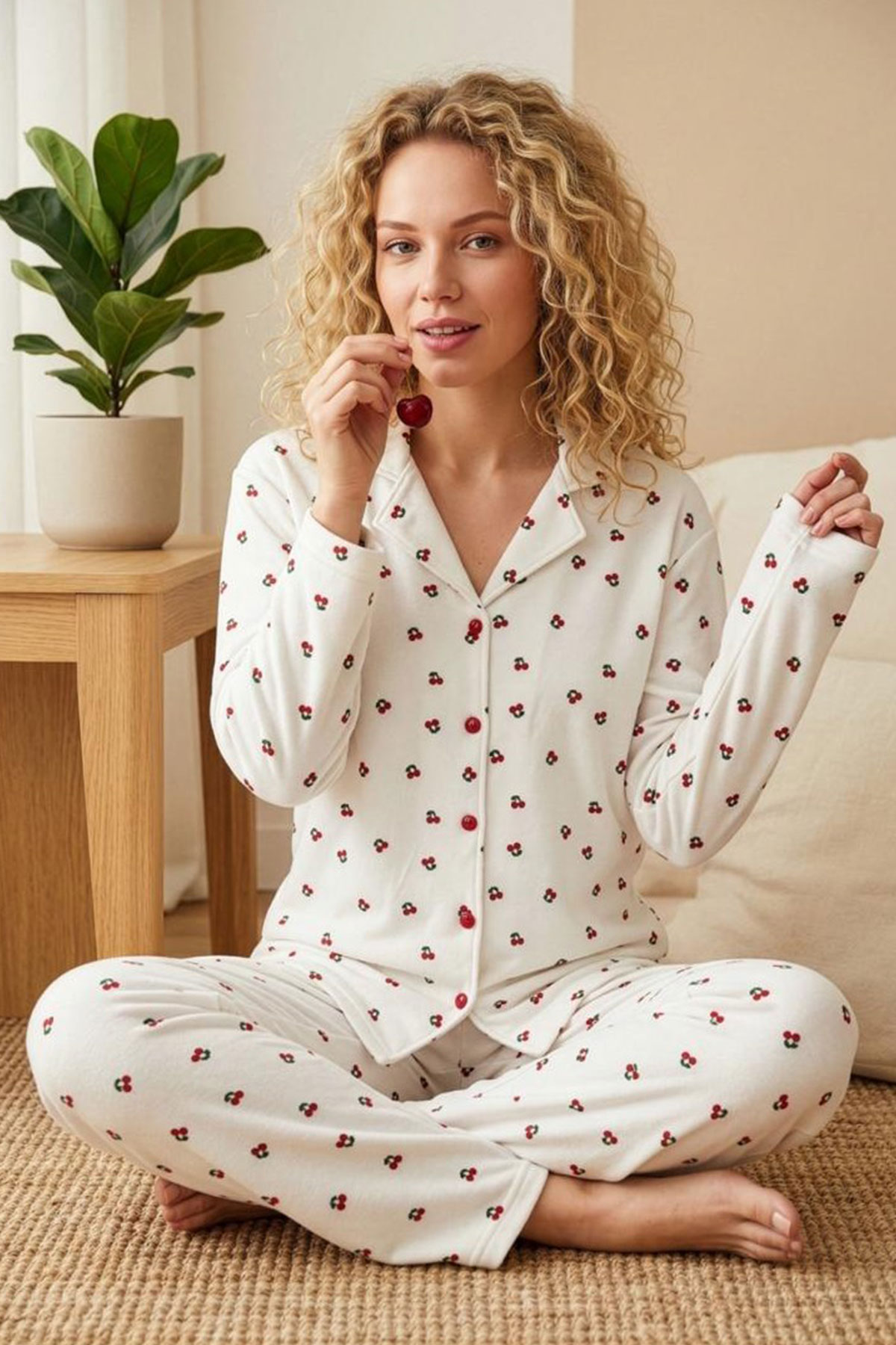 Pijamoni Kadın Pijama Takımı Uzun Kollu Gömlek Yaka Desenli Süet - Ekru - Thumbnail