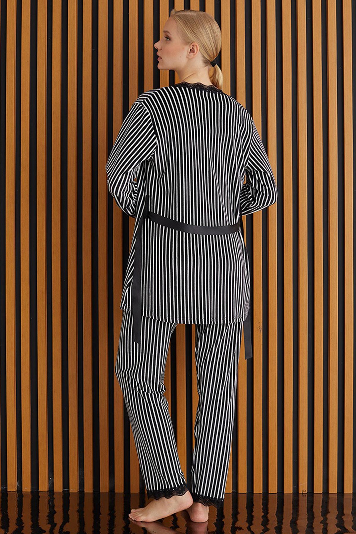 Pijamoni Kadın Sabahlıklı Pijama Takımı İp Askılı Kadife Desenli - Siyah - Thumbnail