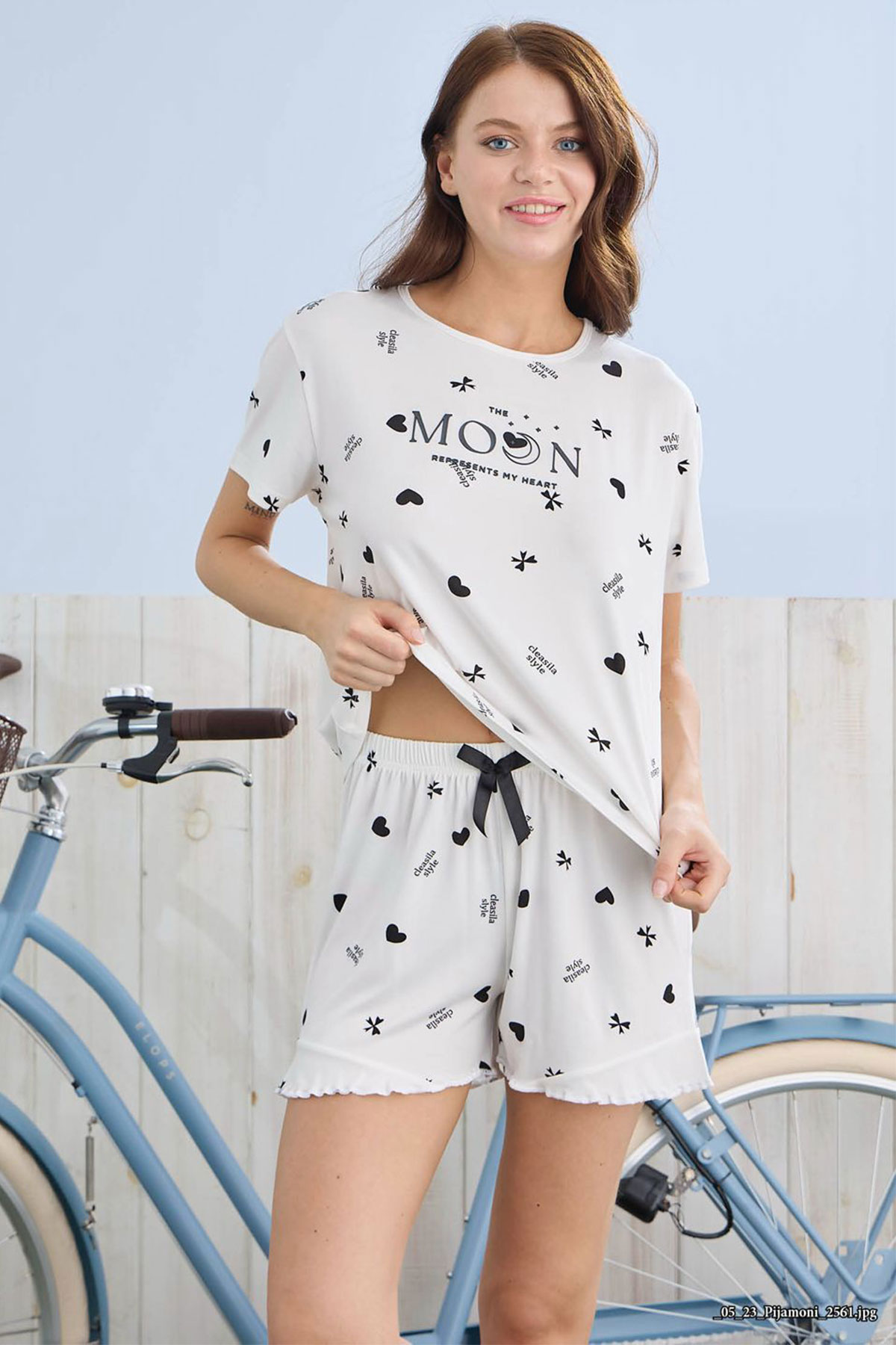 Pijamoni Kadın Şortlu Takım Kısa Kol Kalpli Şort Fırfırlı Milan Kumaş - Beyaz - Thumbnail