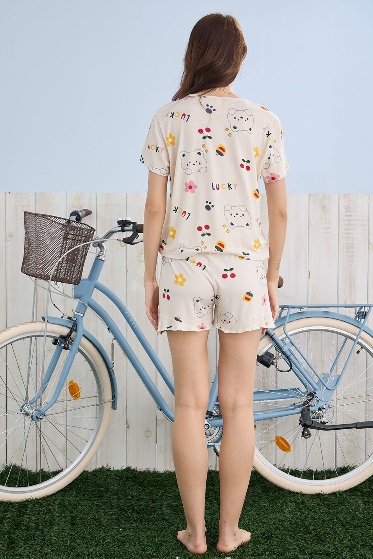 Pijamoni Kadın Şortlu Takım Kısa Kol Kalpli Şort Fırfırlı Milan Kumaş - Ekru - Thumbnail