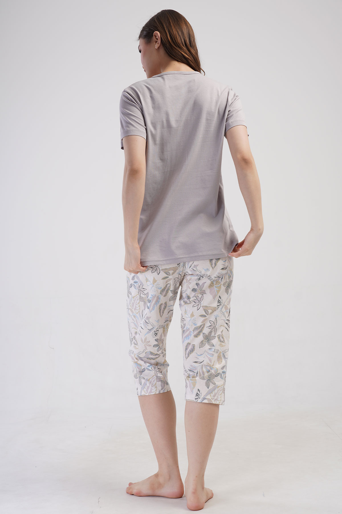 Pınarca Kadın Kapri Takım Büyük Beden Kısa Kollu Pamuklu Gömlek Yaka Çiçek Desenli - Gri - Thumbnail