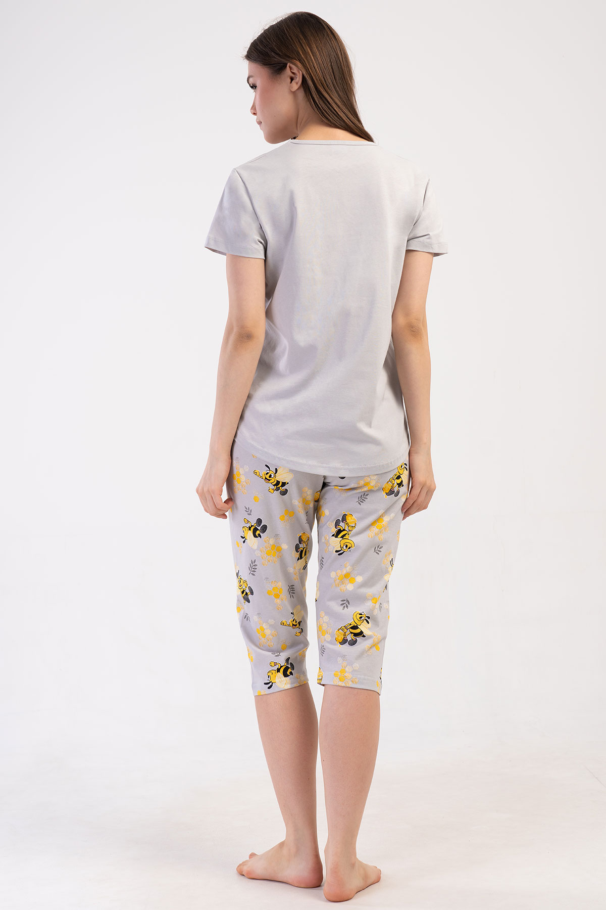 Pınarca Kadın Kapri Takım Kısa Kollu Pamuklu Bisiklet Yaka Arı Baskılı - Gri - Thumbnail