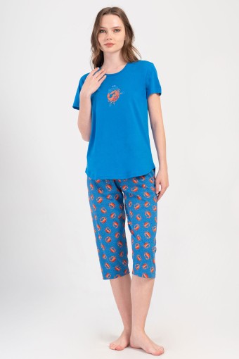 PINARCA EV GİYİM - Pınarca Kadın Kapri Takım Kısa Kollu Pamuklu Bisiklet Yaka Yengeç Baskılı - Saks Mavisi