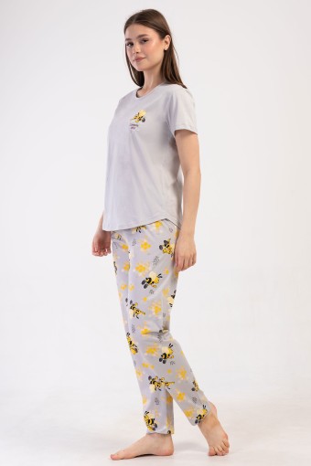 PINARCA EV GİYİM - Pınarca Kadın Pijama Takımı Kısa Kollu Pamuklu Bisiklet Yaka Arı Baskılı - Gri (1)