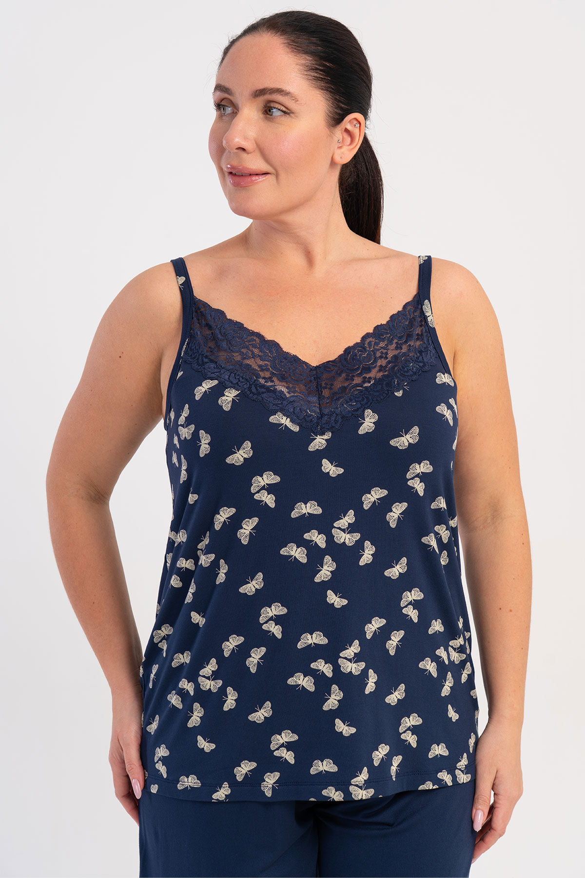 Pınarca Kadın Şortlu Takım İp Askılı Büyük Beden Viskon Yaka Dantelli Kelebek Desenli - Lacivert - Thumbnail