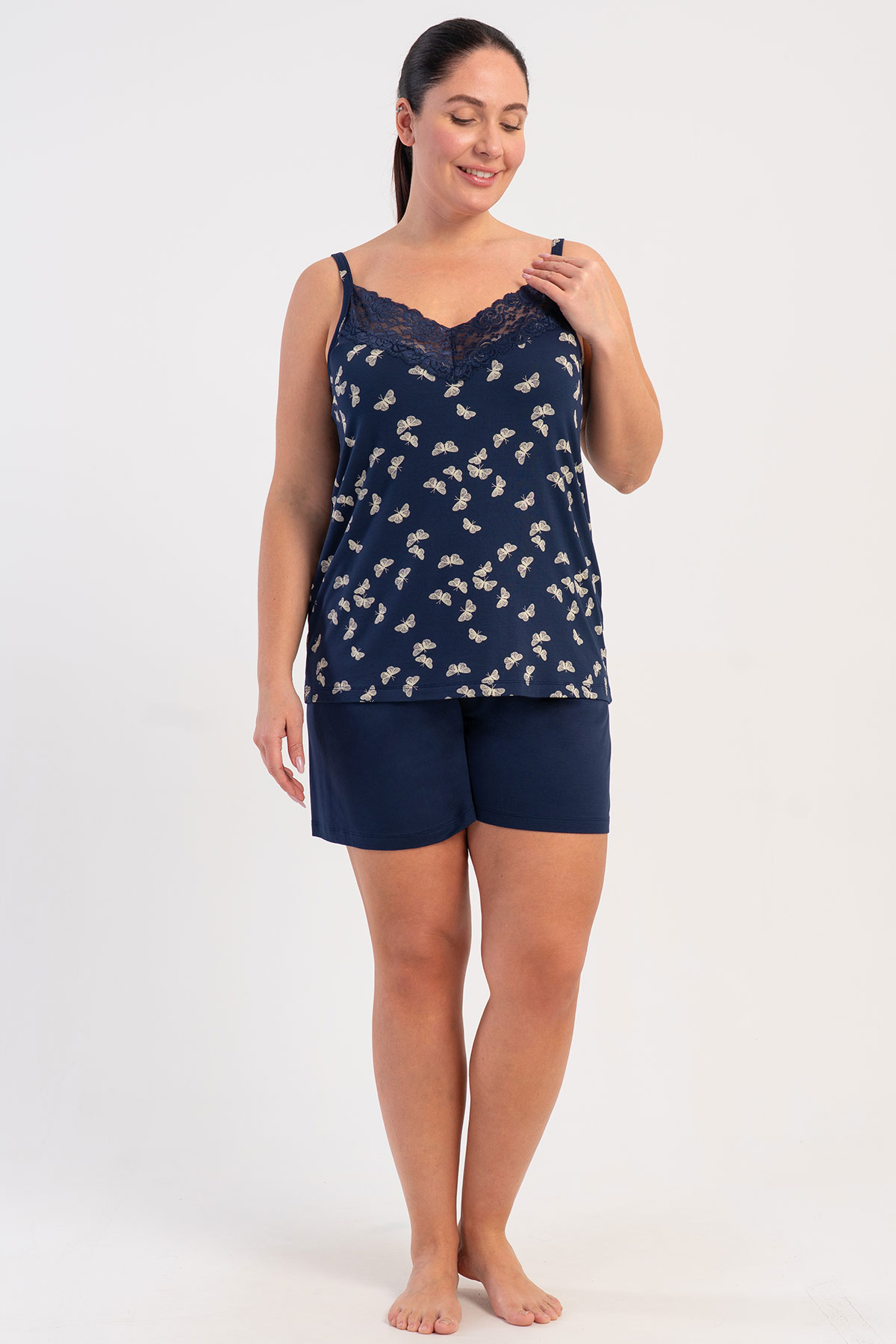 Pınarca Kadın Şortlu Takım İp Askılı Büyük Beden Viskon Yaka Dantelli Kelebek Desenli - Lacivert - Thumbnail