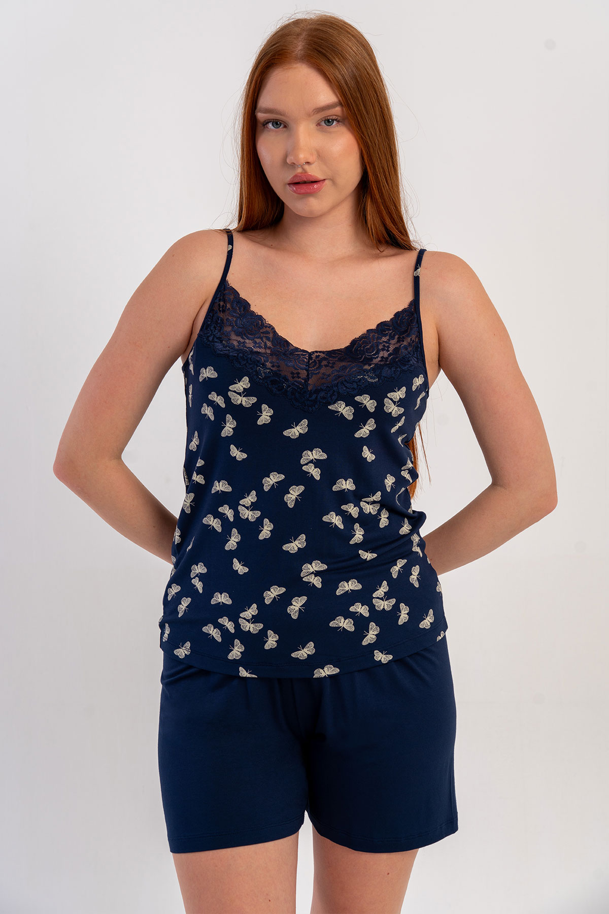 Pınarca Kadın Şortlu Takım İp Askılı Viskon Yaka Dantelli Kelebek Desenli - Lacivert - Thumbnail